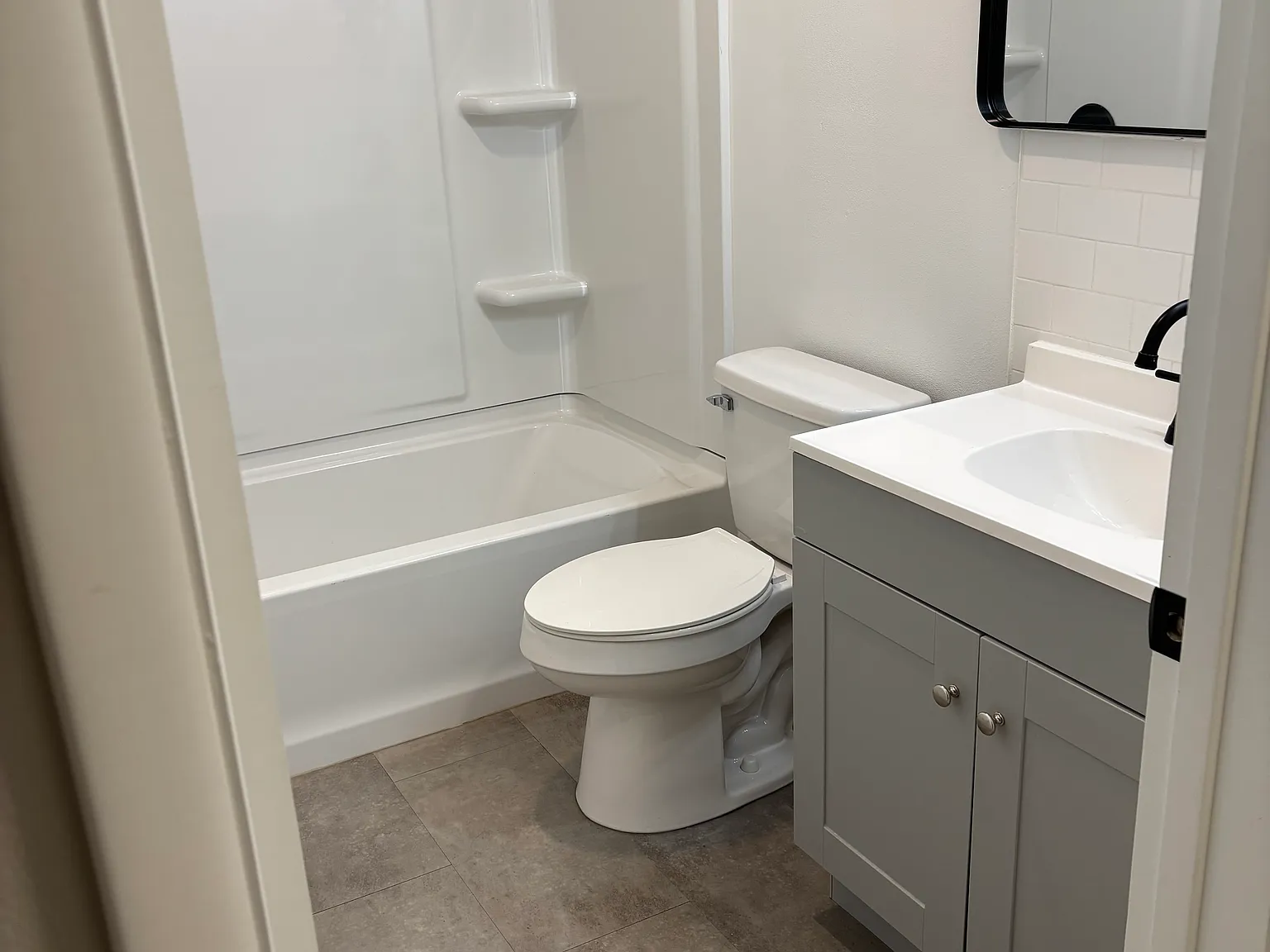 2 bed, 950 sqft, $1,600 — Photo 3
