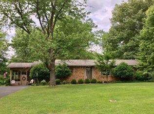 160 Ridgemont Rd, Paducah, KY 42003