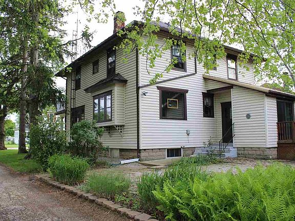2nd image of 9910 E Jackson St