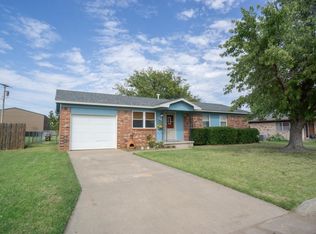 112 SW 8th St, Laverne, OK 73848