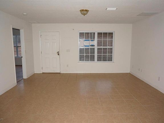 05) Living Room