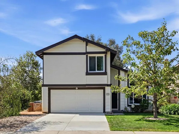 2201 Amber Ln, Escondido, CA 92026
