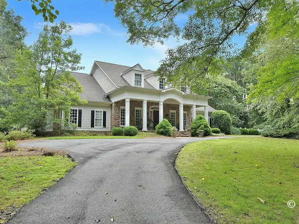 380 Red Oak Ln, Pine Mountain, GA 31822
