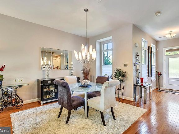 3rd image of 23316 Evening Primrose Sq