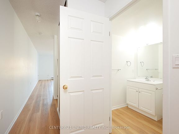 4th image of 921 Armour Rd #218