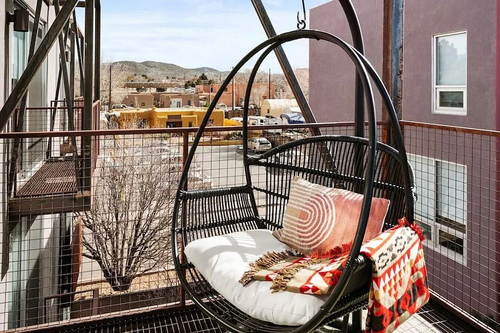 1 bed, 1.5 bath, 1100 sqft, $5,000 — Photo 3