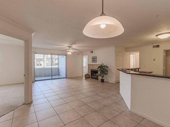 5th image of 300 Boardwalk Dr APT 118