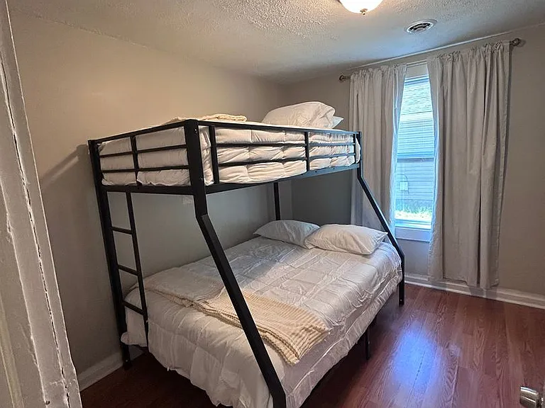 14 Ainsworth Ln — Photo 10