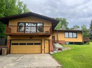 9 Vista Dr, Minot, ND 58703