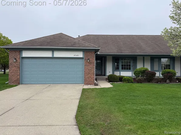 45480 Inverness Cir, Macomb, MI 48044