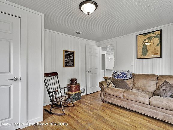 5th image of 123 Kalamo St