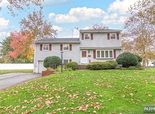341 Spencer Pl, Paramus, NJ 07652