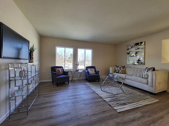 4th image of 13 Marywood Ln #C