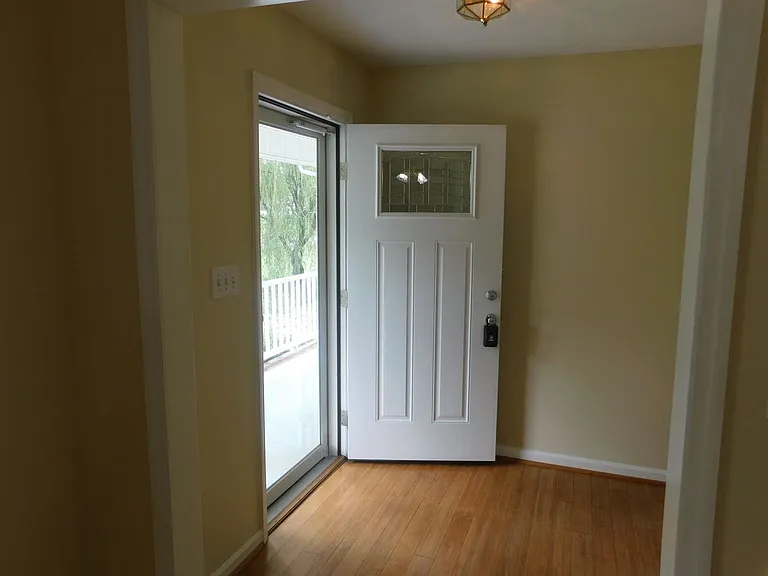 102 Meadowbrook — Photo 2