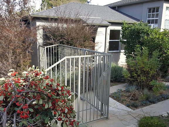 2nd image of 2128 Griffith Park Blvd