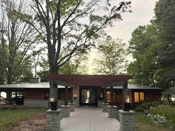 3966 S East Torch Lake Dr, Bellaire, MI 49615