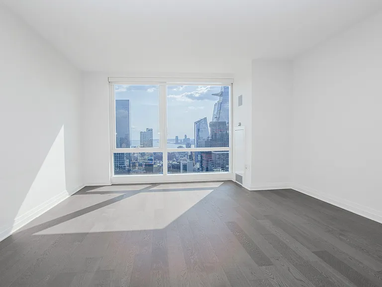 460 W 42nd St #51F — Photo 6