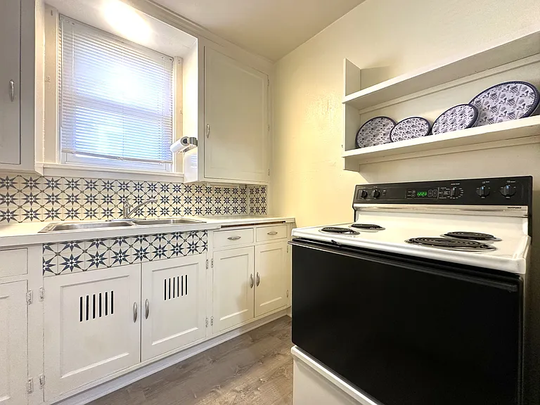 117 Birch St S #2 — Photo 6