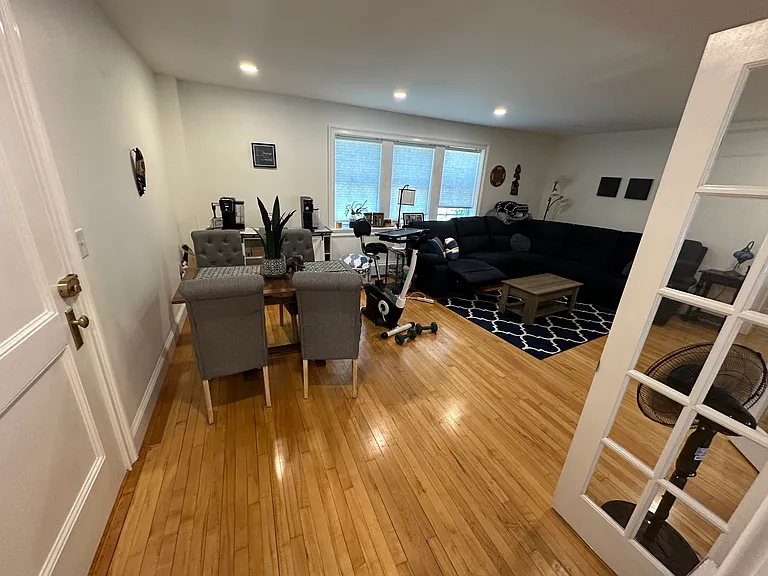 9 Hammond Pond Pkwy #1 — Photo 2