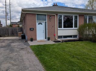 15 Thorncroft Cres, Ajax, ON L1S 2S1
