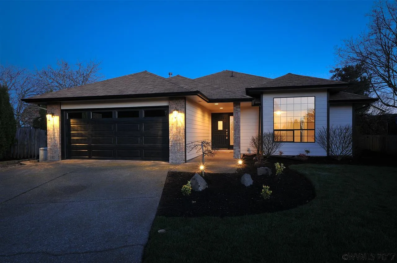 978 Leeward Ct N photo 1