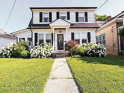 55 Tebbs Ave photo 1