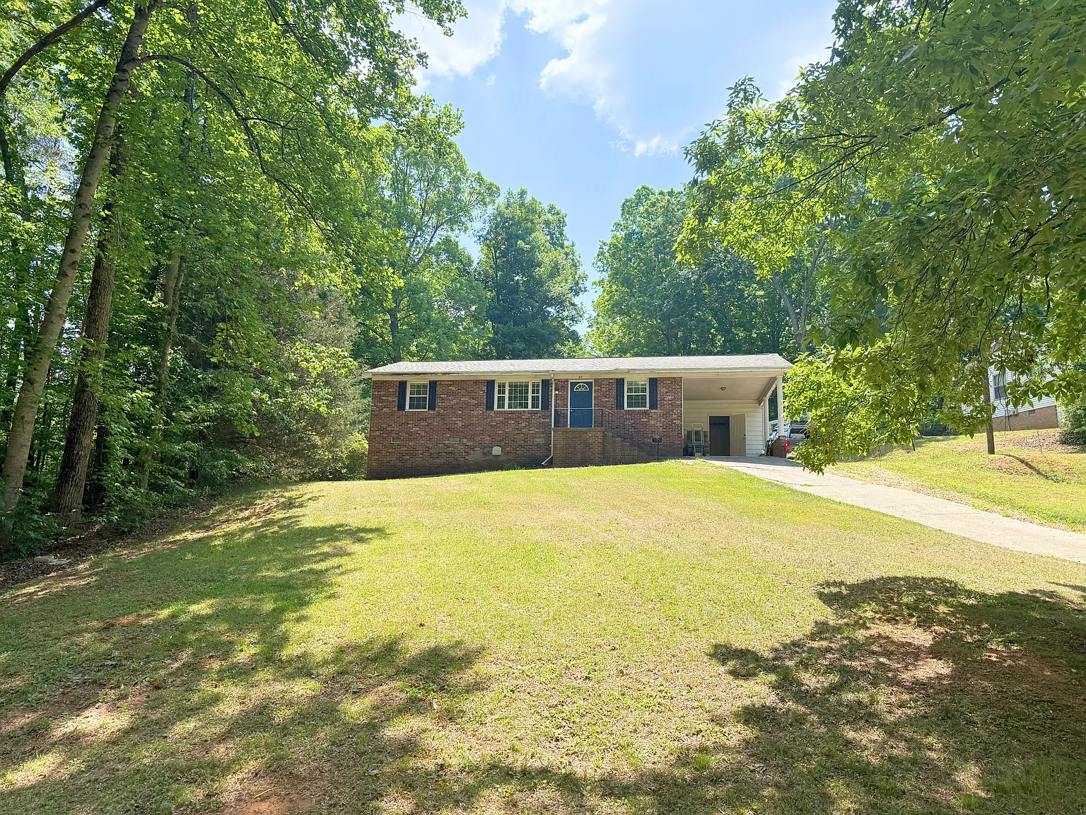 3 bed, 1100 sqft, $1,595 — Photo 3