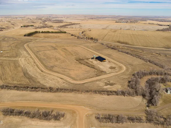 3522 Honey Ln, Mandan, ND 58554