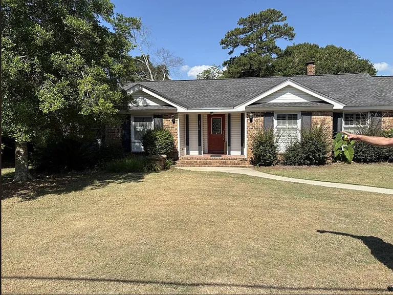 1126 Garland Rd — Photo 1