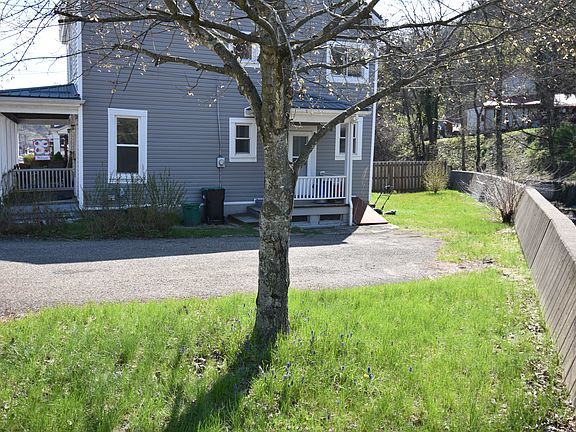 4th image of 111 Dewey St
