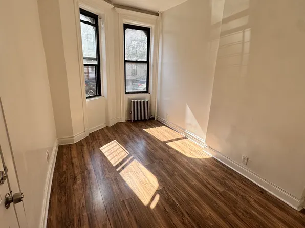 303 Grove St APT 1L, Brooklyn, NY 11237