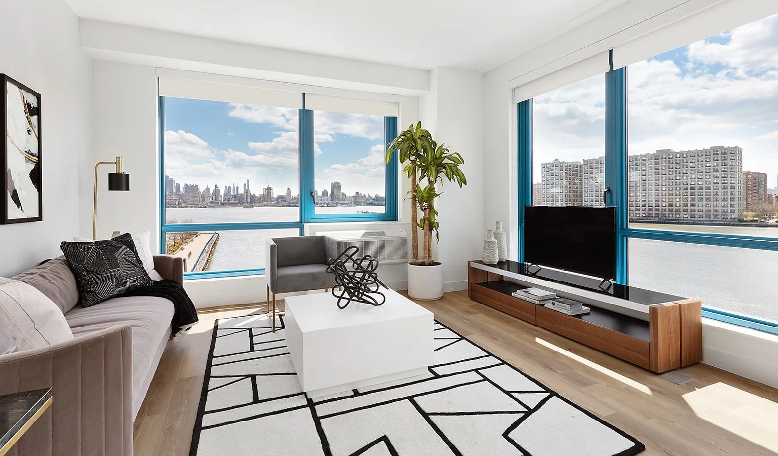 2 bed, 1085 sqft, $5,995 — Photo 1