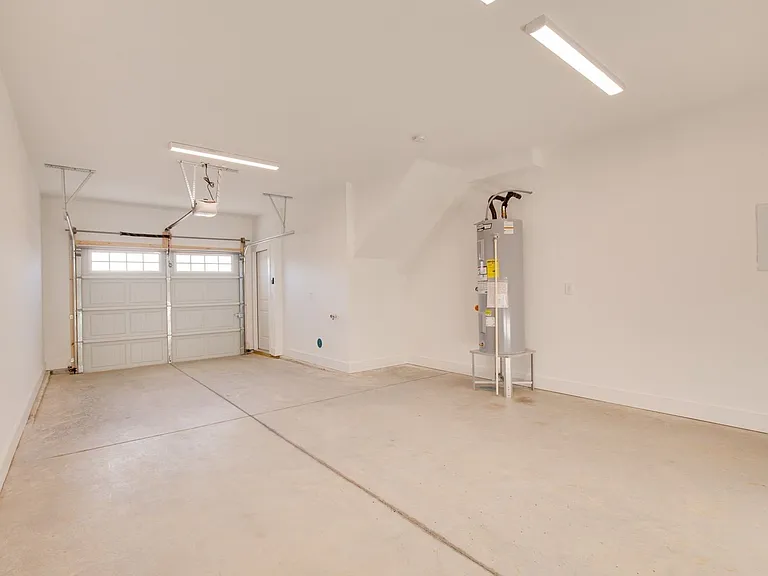 303 Harper Lndg — Photo 15