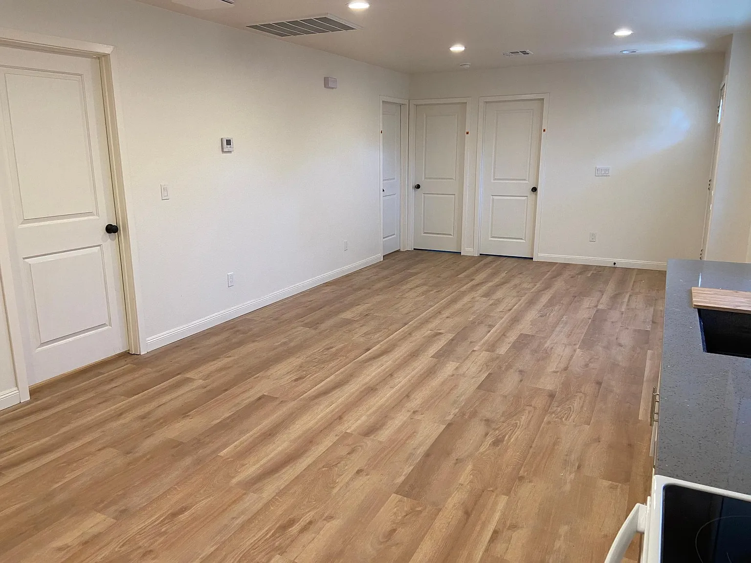 1 bed, $895 — Photo 4