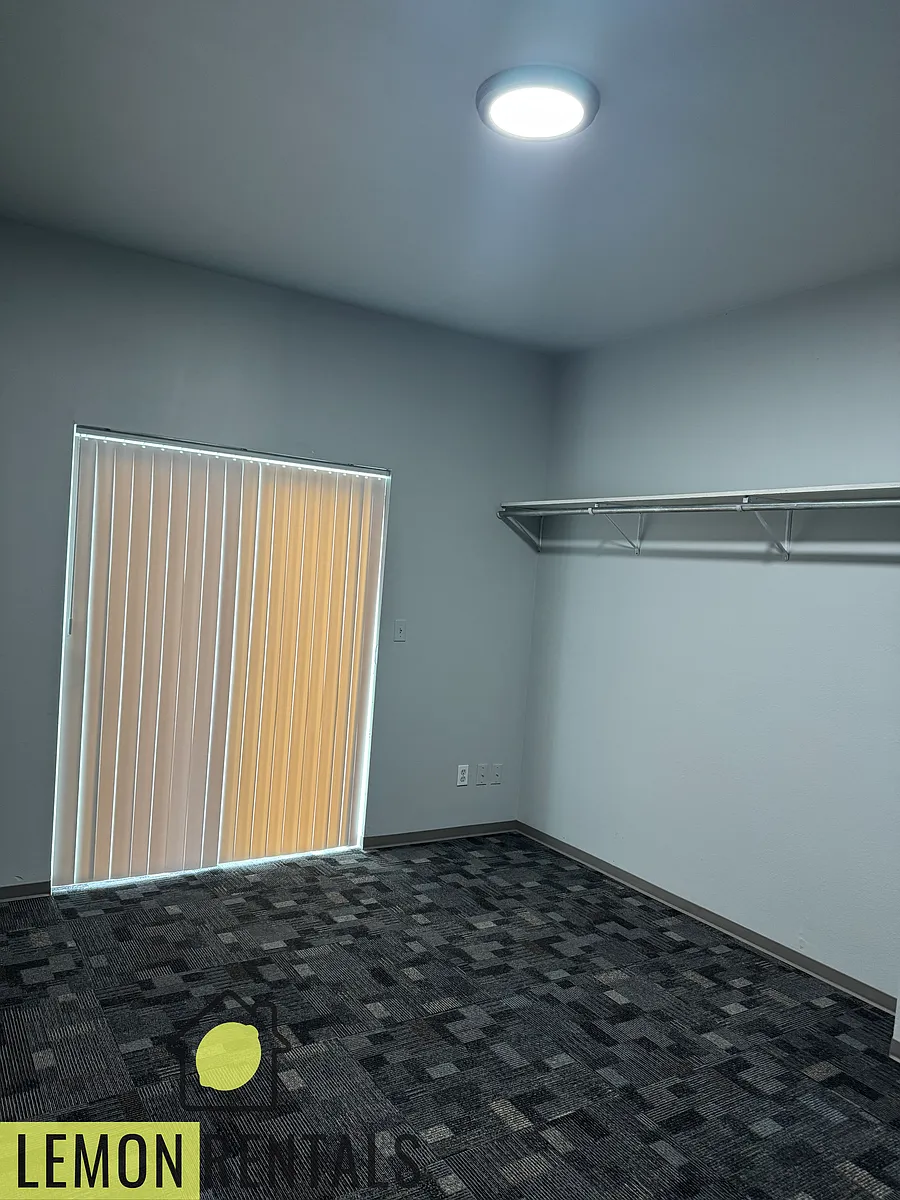 Building Photo - 2106 S 1st Ave #1