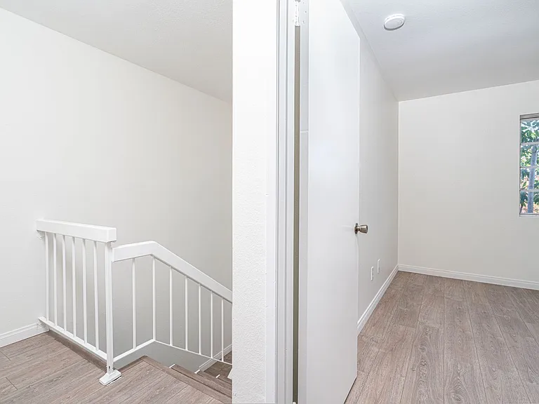 789 W 18th St #1A — Photo 21