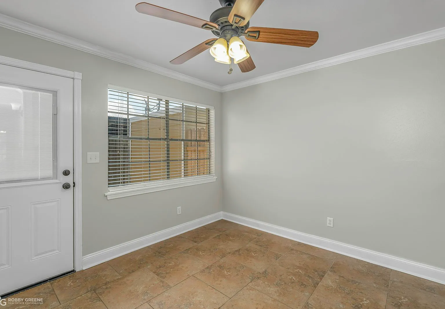 10001 Stratmore Circle — Photo 3