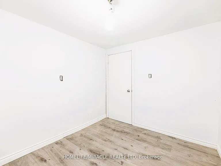1251 Warden Ave #BASEMENT — Photo 15