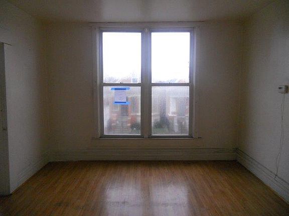 3rd image of 319 N Homan Ave