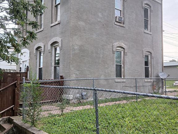 3rd image of 623 S 7th St