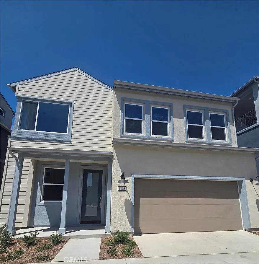 3 bed, 2.5 bath, 1934 sqft, $5,800 — Photo 1