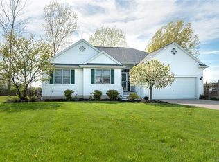 94 Bishops Gate Rd, Grand Island, NY 14072