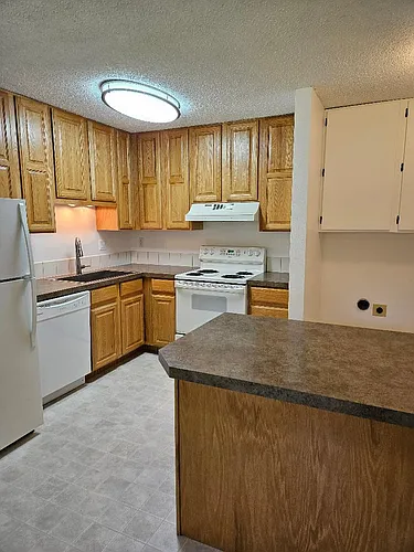 925 Columbia Road 421 Photo 1