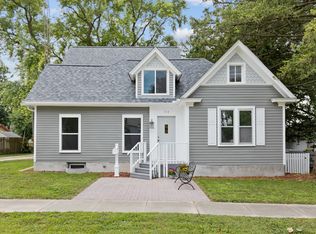 314 Jackson St, Genoa, IL 60135