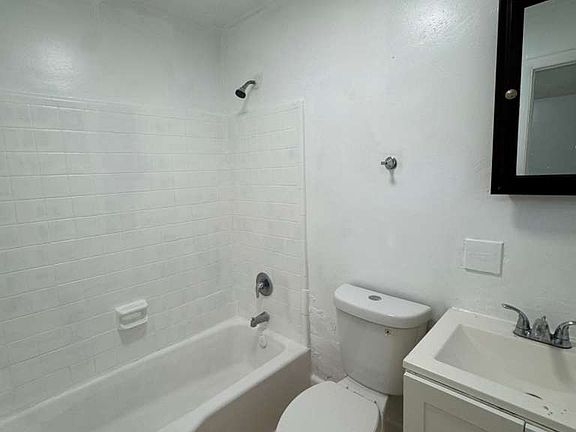 4th image of 1681 Silver Beach Rd #2