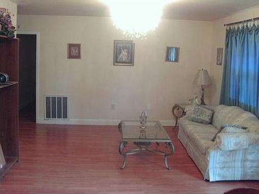5th image of 3808 Courtland Dr