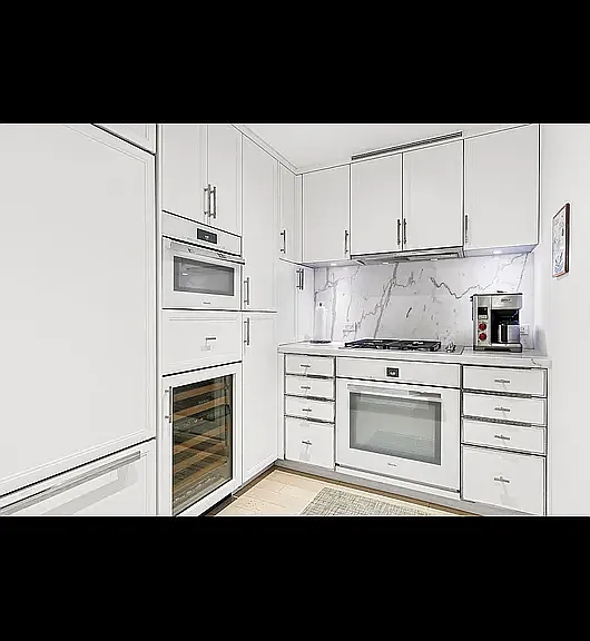 212 Warren St #4R — Photo 4