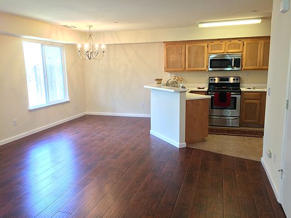 4th image of 836 Polar Bear Cir