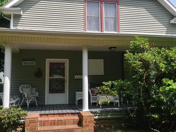204 N Shady St, Mountain City, TN 37683