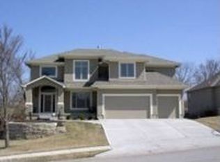 1539 SW Hedgewood Ln, Lees Summit, MO 64081